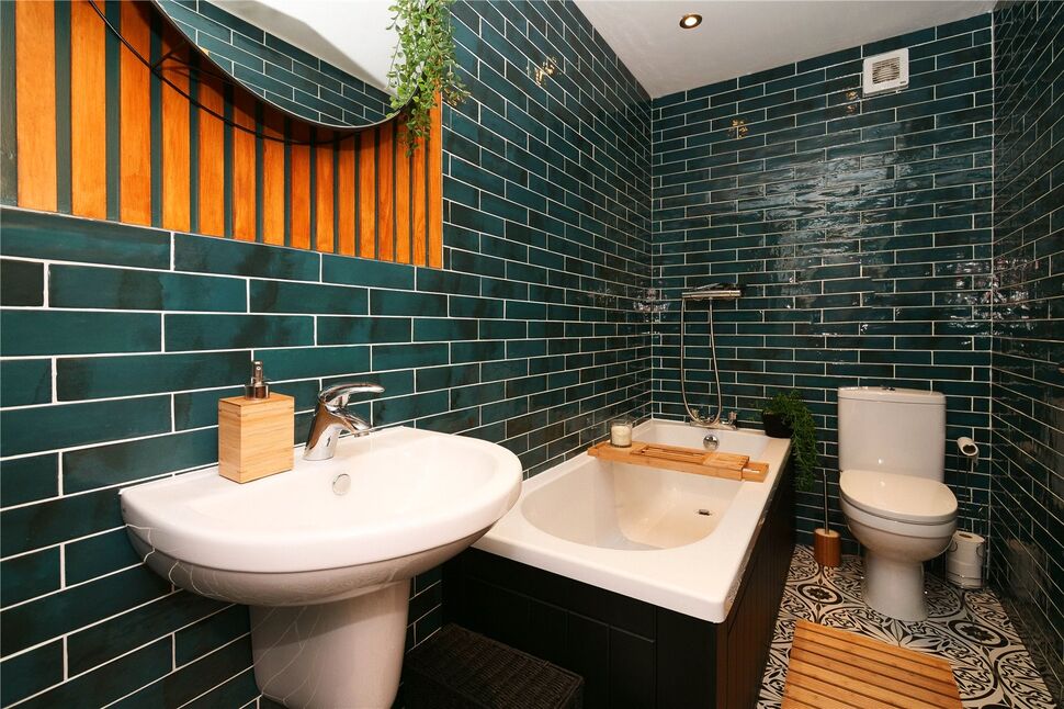 3 bedroom Mid Terrace House for sale, Dockfield Road, Shipley, BD17 £