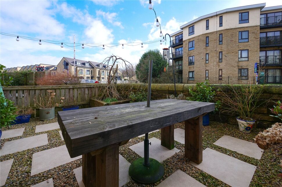 3 bedroom Mid Terrace House for sale, Dockfield Road, Shipley, BD17 £