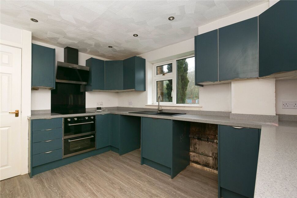 2 bedroom Flat to rent, Hoyle Court Road, Baildon, BD17 £695 pcm