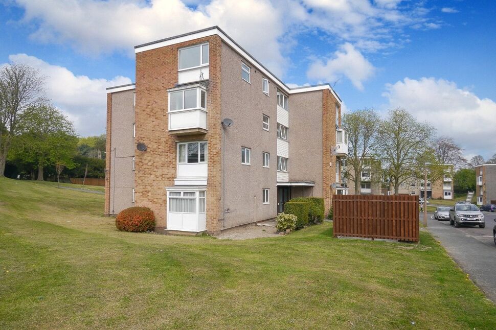 Main image of 2 bedroom  Flat to rent, Hoyle Court Road, Baildon, West Yorkshire, BD17