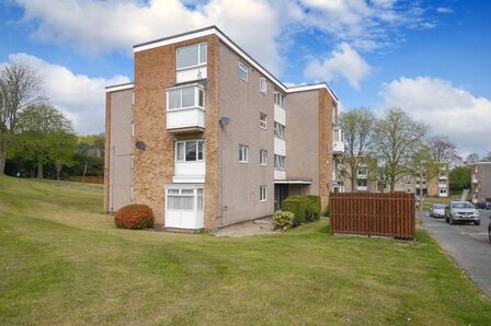 Hoyle Court Road, 2 bedroom  Flat to rent, £695 pcm