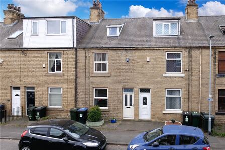 2 bedroom Mid Terrace House for sale