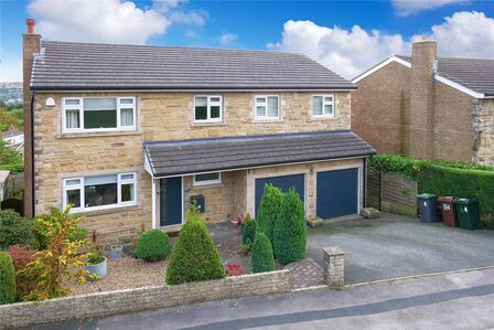Dale Garth, 4 bedroom Detached House for sale, £599,950