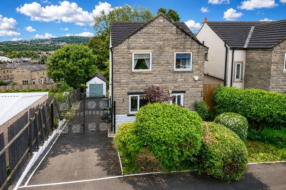 Main image of 4 bedroom Detached House for sale, Cliffe Lane South, Baildon, Shipley, BD17