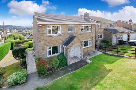 Leyfield, 4 bedroom Detached House for sale, £499,950