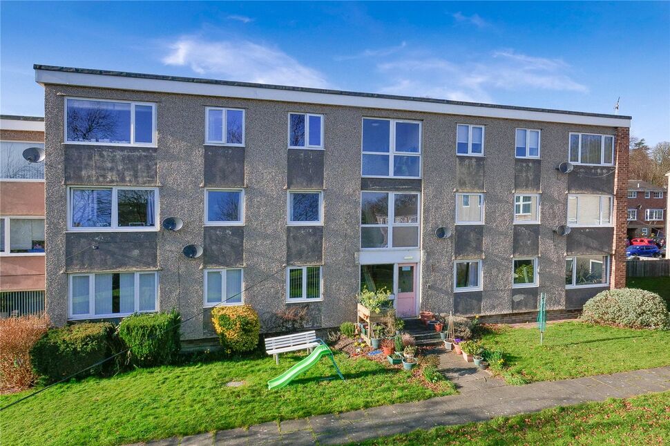Main image of 2 bedroom Flat for sale, Hoyle Court Avenue, Baildon, West Yorkshire, BD17