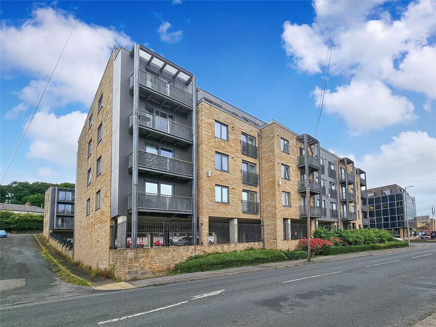 Main image of 2 bedroom  Flat to rent, Albert Street, Baildon, West Yorkshire, BD17