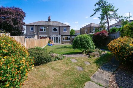Temple Rhydding Drive, 3 bedroom Semi Detached House to rent, £1,300 pcm