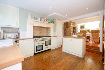 4 bedroom End Terrace House for sale