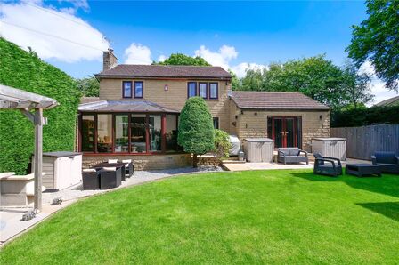 Cromwell Court, 4 bedroom Detached House for sale, £415,000