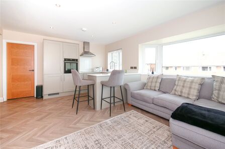 3 bedroom  Flat for sale