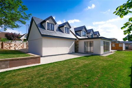 West Lane, 4 bedroom Detached House for sale, £725,000