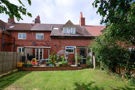 The Grove, 3 bedroom Mid Terrace House for sale, £219,950