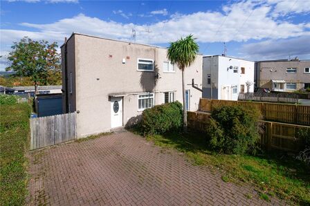 Holybrook Avenue, 3 bedroom Semi Detached House for sale, £135,000
