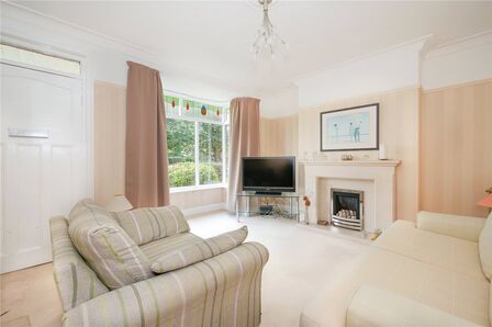 2 bedroom Mid Terrace House for sale