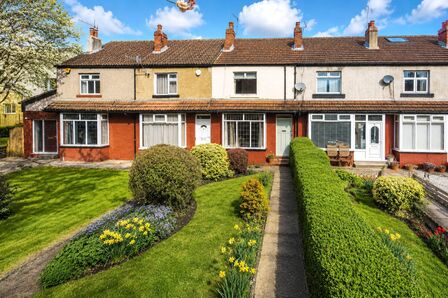 2 bedroom Mid Terrace House for sale