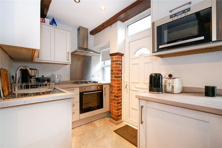 1 bedroom Mid Terrace House for sale