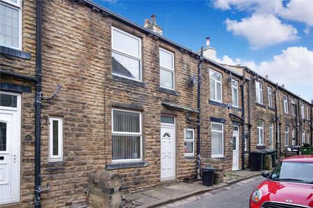 East Parade, 1 bedroom Mid Terrace House for sale, £165,000