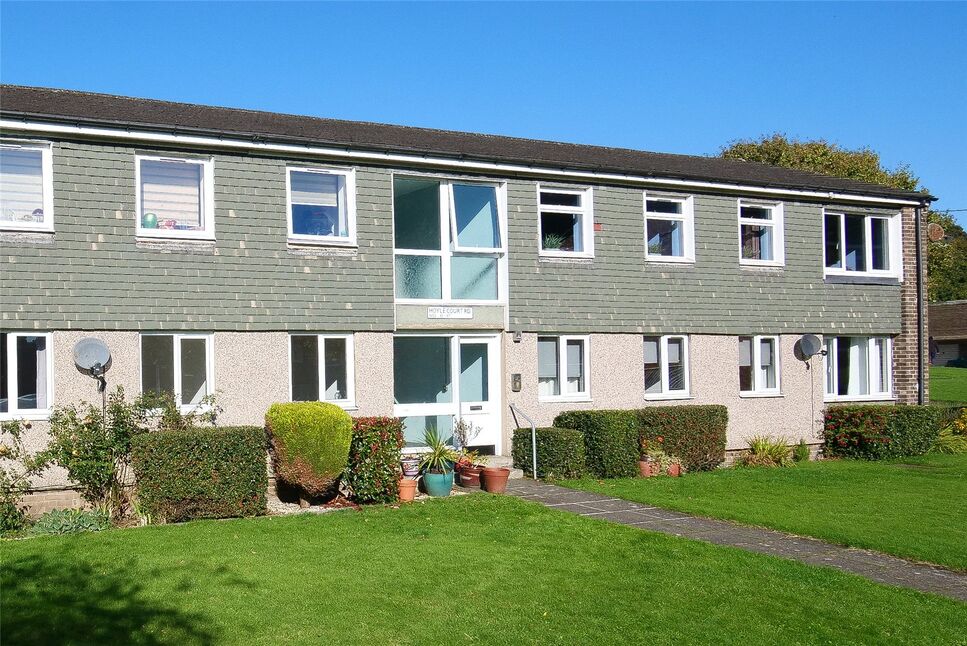 Main image of 2 bedroom  Flat for sale, Hoyle Court Road, Baildon, West Yorkshire, BD17