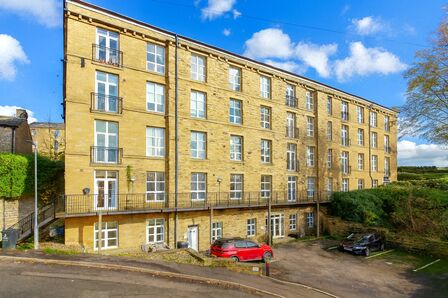 Gratrix Lane, 2 bedroom  Flat for sale, £139,950
