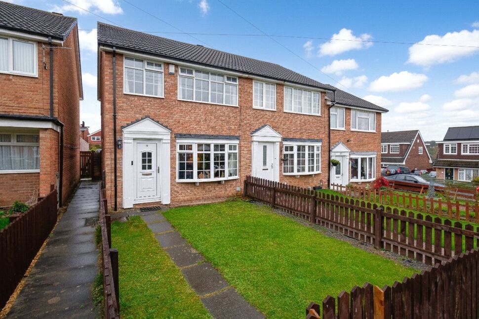 Main image of 3 bedroom End Terrace House for sale, Woodlea Grove, Yeadon, West Yorkshire, LS19