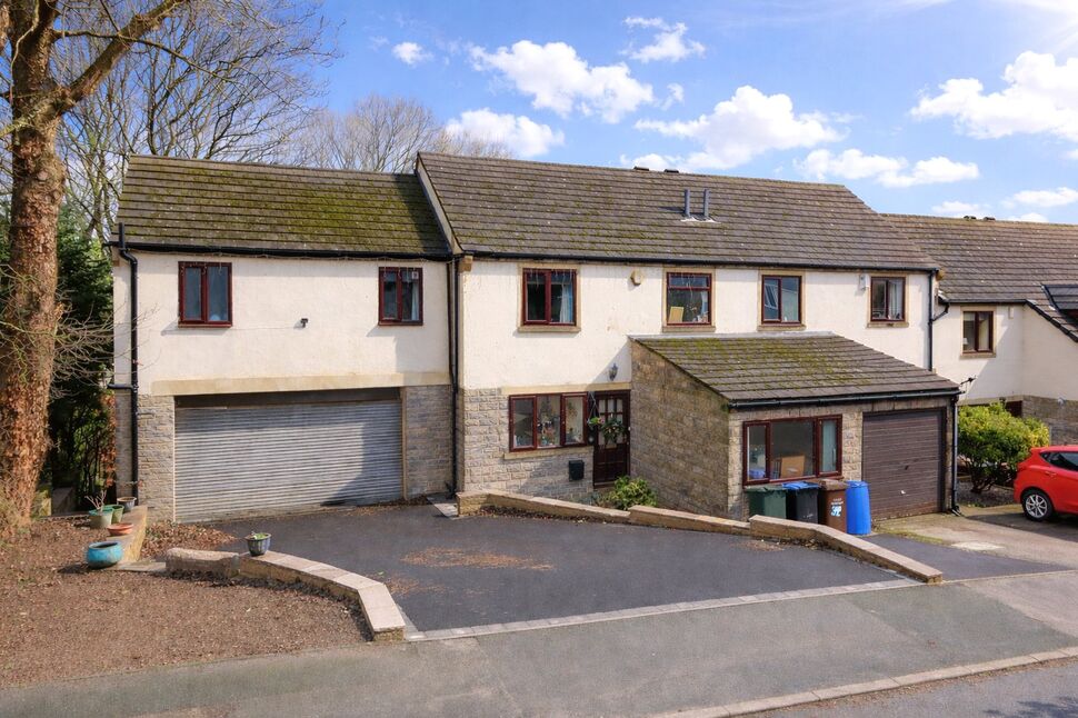 Main image of 4 bedroom End Terrace House for sale, Cliffe Lane South, Baildon, West Yorkshire, BD17