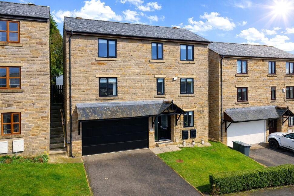 Main image of 4 bedroom Detached House for sale, Lingfield Road, Wilsden, West Yorkshire, BD15