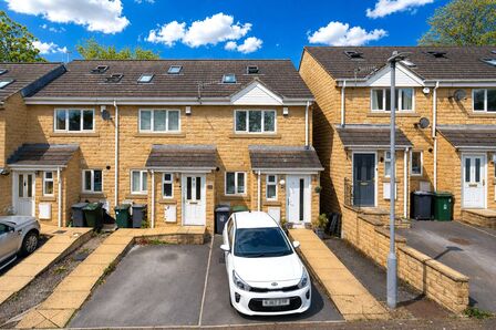 Platt Court, 3 bedroom End Terrace House for sale, &pound;160,000