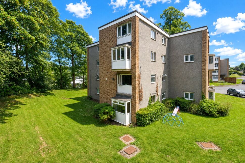 Main image of 2 bedroom Flat for sale, Hoyle Court Road, Baildon, West Yorkshire, BD17