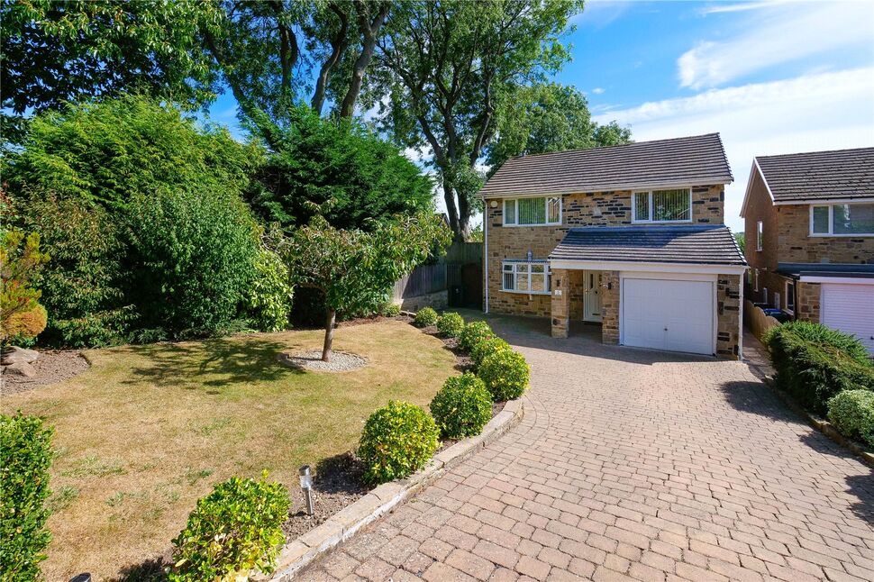 Main image of 4 bedroom Detached House for sale, Glen Rise, Baildon, West Yorkshire, BD17