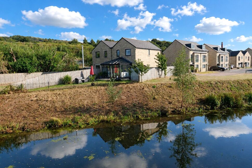 Main image of 3 bedroom Semi Detached House to rent, Cygnet Way, Shipley, West Yorkshire, BD17