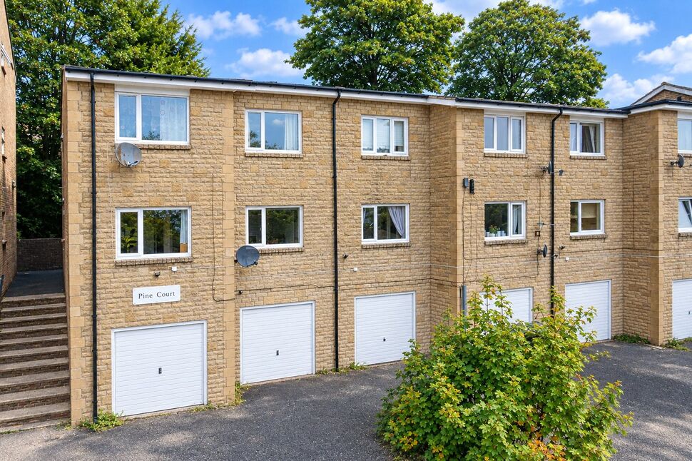 Main image of 2 bedroom Flat for sale, Southcliffe Drive, Baildon, West Yorkshire, BD17