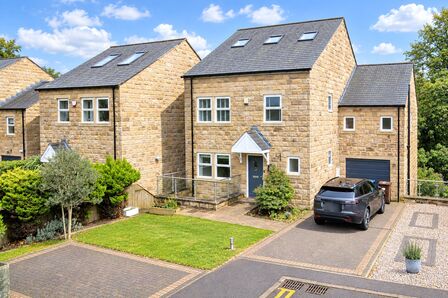 Chestnut Gardens, 5 bedroom Detached House to rent, &pound;2,500 pcm