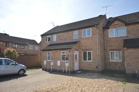 Taylors Bridge Road, 2 bedroom Mid Terrace House to rent, £650 pcm