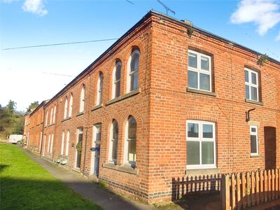 2 bedroom Mid Terrace House to rent