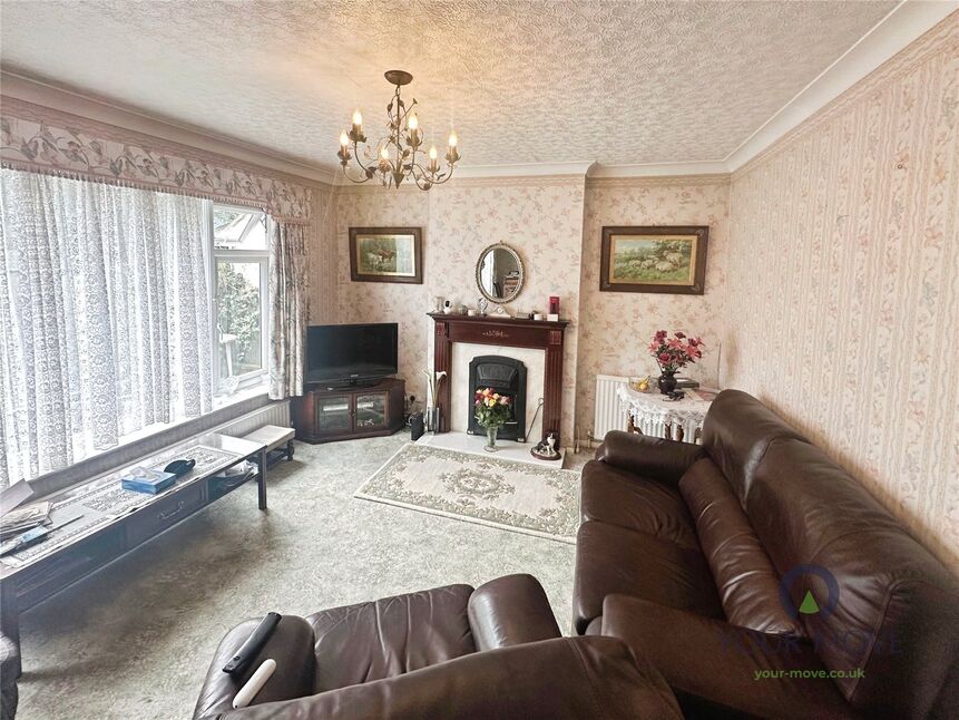 Lounge / dining area