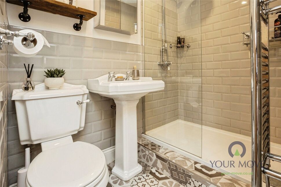 En-Suite Bathroom