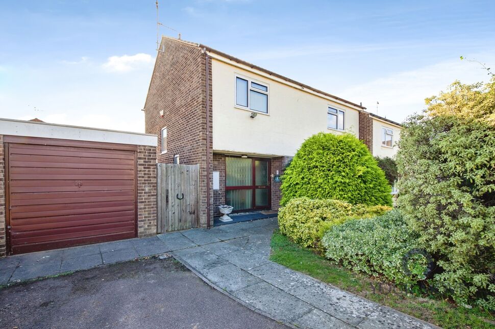 Main image of 4 bedroom Semi Detached House for sale, Knightsbridge Road, Glen Parva, Leicestershire, LE2