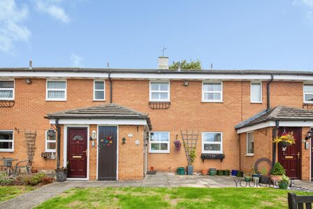 Winterburn Gardens, 2 bedroom Flat for sale, &pound;150,000