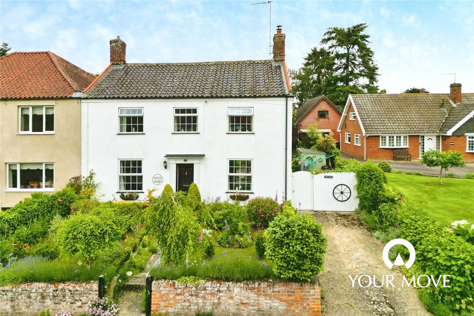 3 bedroom Mid Terrace House for sale, Station Road, Beccles, NR34 £