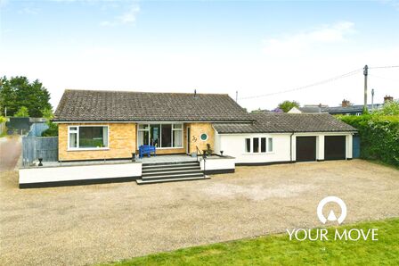 Redenhall Road, 4 bedroom Detached Bungalow for sale, £600,000