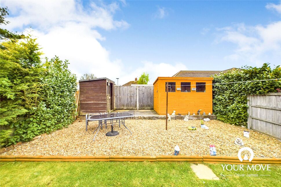 3 bedroom Mid Terrace House for sale, Queen Elizabeth Drive, Beccles