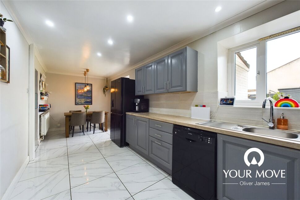 5 bedroom Detached House for sale, Pound Road, Beccles, NR34 £425,000