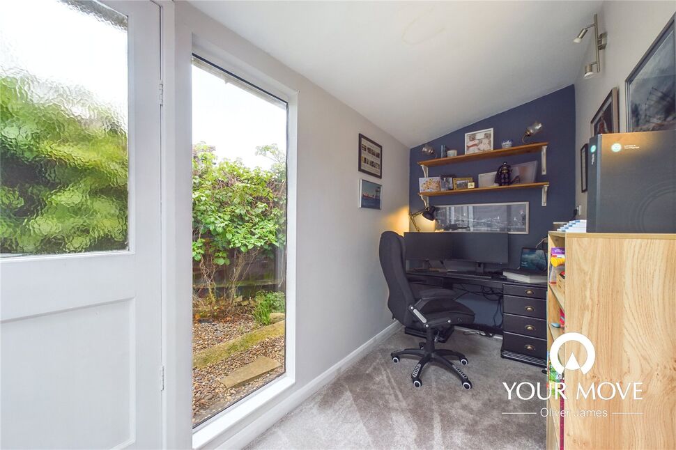 5 bedroom Detached House for sale, Pound Road, Beccles, NR34 £425,000