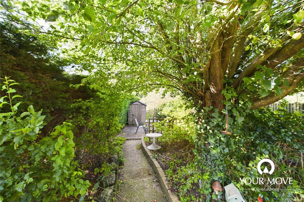 2 bedroom Mid Terrace House for sale, Beccles Road, Bungay, NR35 £160,000