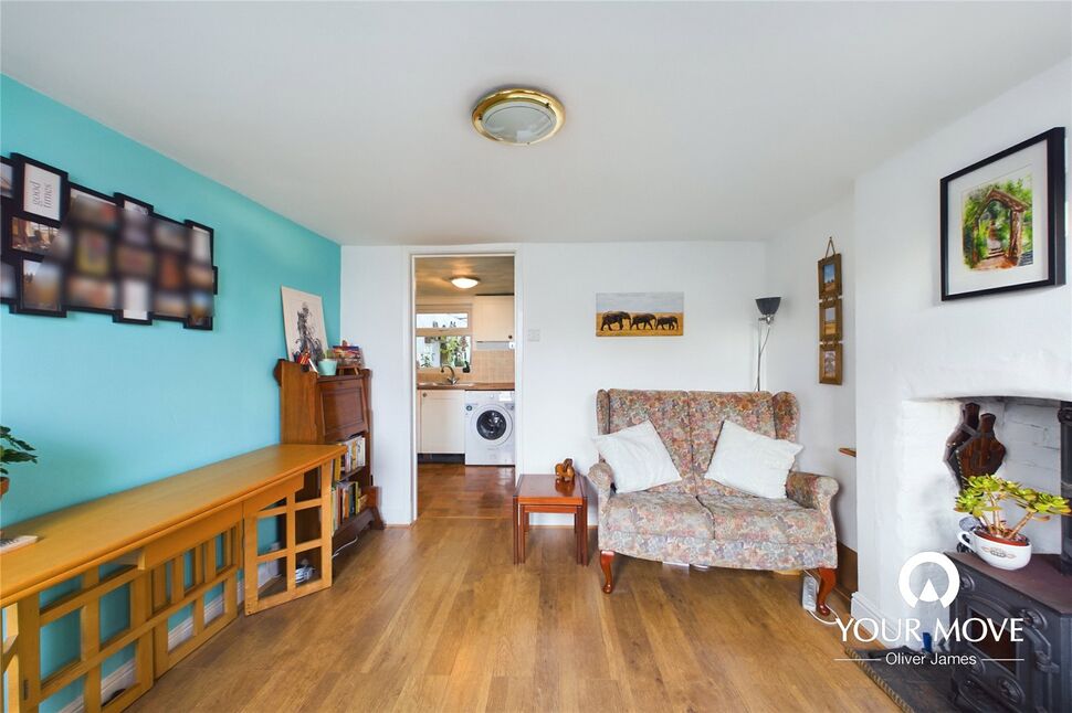 2 bedroom Mid Terrace House for sale, Beccles Road, Bungay, NR35 £160,000