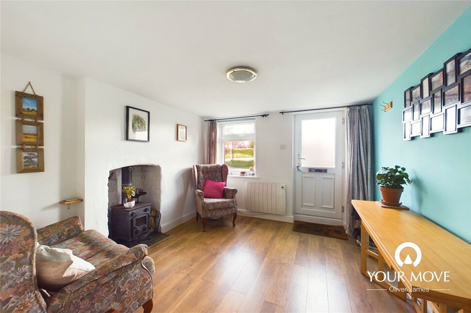 2 bedroom Mid Terrace House for sale, Beccles Road, Bungay, NR35 £160,000