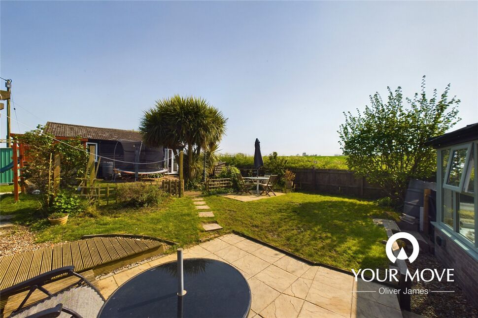 4 bedroom Semi Detached House for sale, Loddon Road, Toft Monks, NR34