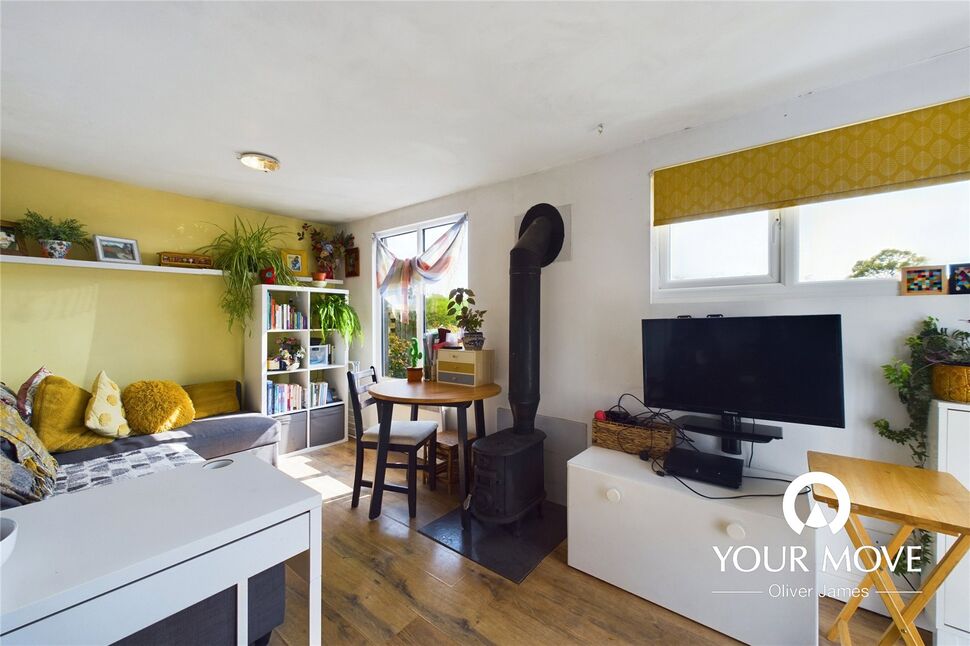 4 bedroom Semi Detached House for sale, Loddon Road, Toft Monks, NR34