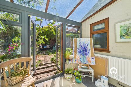 2 bedroom Mid Terrace House for sale